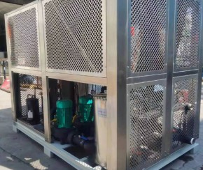 黃金煙葉公司使用的不銹鋼集中供水冷水機(jī)組兩臺